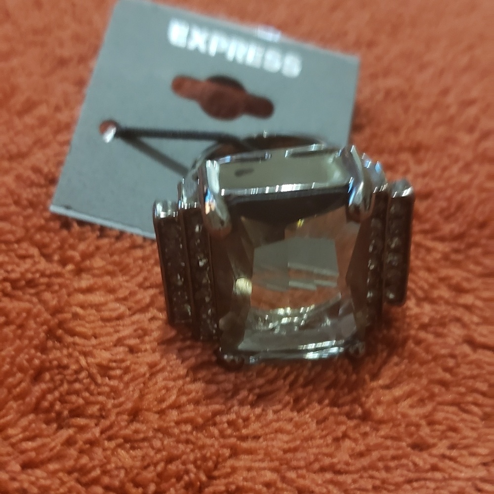 Express Ring size 8 - Picture 3 of 5